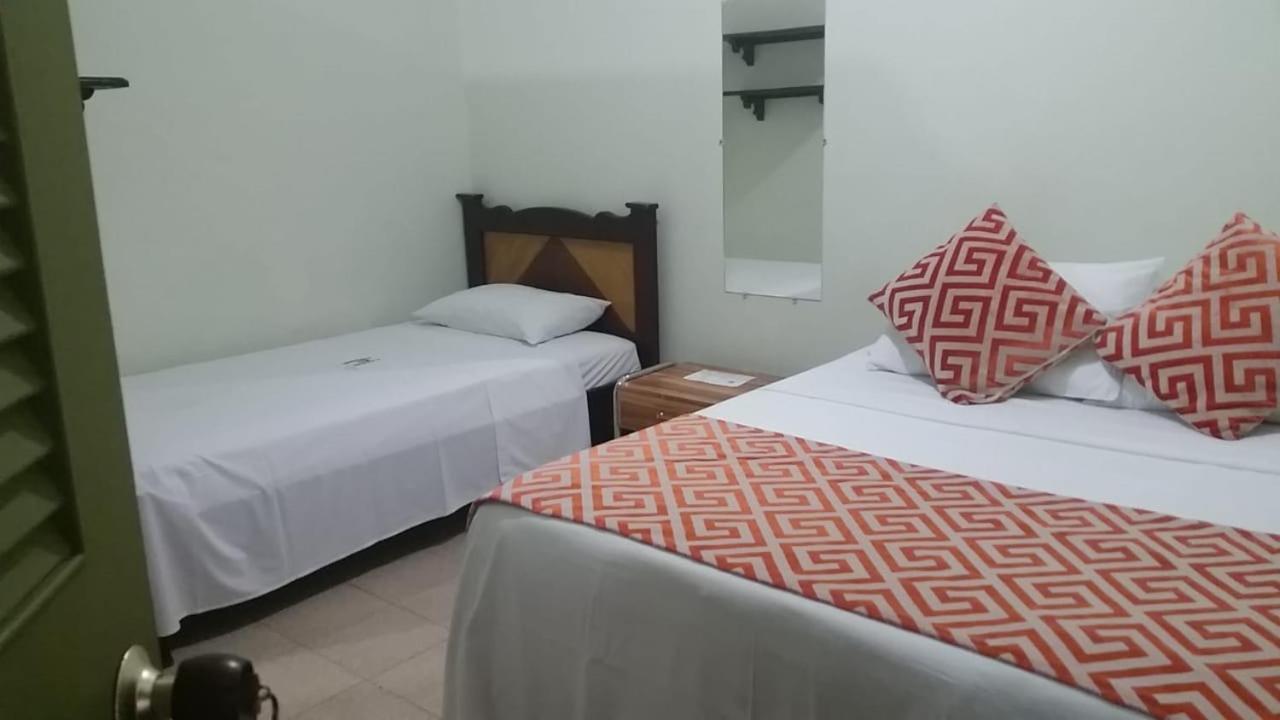 Hosteria De La Plaza Menor Santa Fe de Antioquia Eksteriør bilde