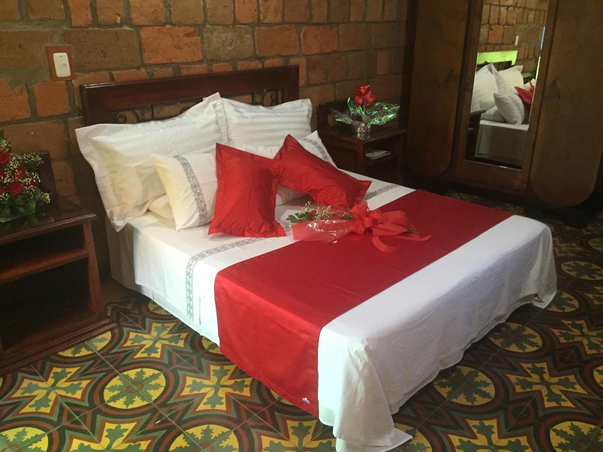 Hosteria De La Plaza Menor Santa Fe de Antioquia Eksteriør bilde